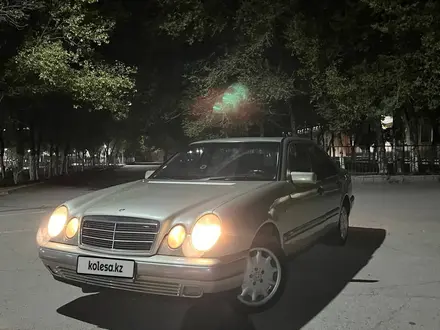 Mercedes-Benz E 240 1999 года за 3 400 000 тг. в Караганда – фото 3