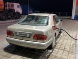 Mercedes-Benz E 240 1999 года за 3 150 000 тг. в Караганда – фото 3