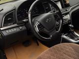 Hyundai Elantra 2018 года за 5 800 000 тг. в Актобе – фото 2