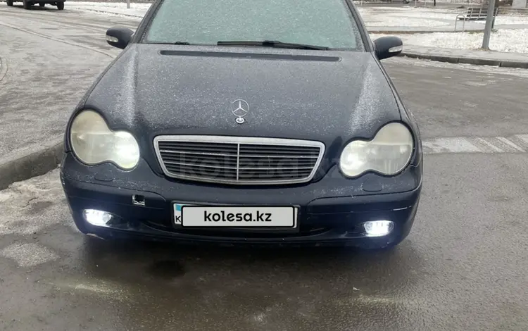 Mercedes-Benz C 240 2001 года за 2 500 000 тг. в Павлодар