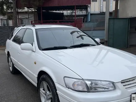 Toyota Camry 1997 года за 3 000 000 тг. в Тараз – фото 2