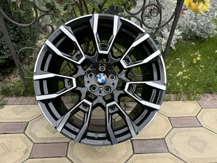 Оригинальные диски R21 на BMW X5 (G05), BMW X6 (G06), BMW X7 (G07) БМВ за 870 000 тг. в Алматы – фото 8
