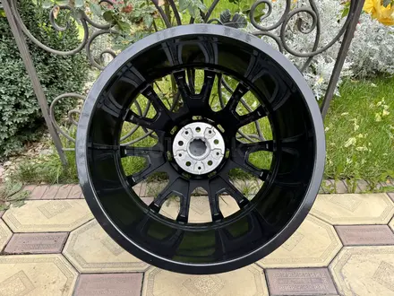 Оригинальные диски R21 на BMW X5 (G05), BMW X6 (G06), BMW X7 (G07) БМВ за 870 000 тг. в Алматы – фото 9
