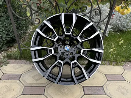 Оригинальные диски R21 на BMW X5 (G05), BMW X6 (G06), BMW X7 (G07) БМВ за 870 000 тг. в Алматы – фото 17