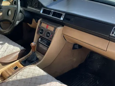 Mercedes-Benz E 200 1989 года за 1 200 000 тг. в Урджар – фото 4