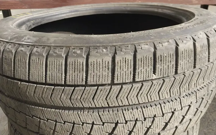 Зимние шины Bridgestone blizzak в хорошем состоянии за 140 000 тг. в Алматы