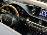 Lexus ES 300h 2013 годаfor8 000 000 тг. в Актау