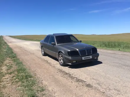 Mercedes-Benz E 300 1992 года за 3 000 000 тг. в Караганда – фото 2