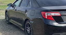 Toyota Camry 2013 года за 5 800 000 тг. в Уральск – фото 2