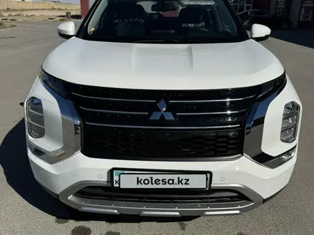 Mitsubishi Outlander 2022 года за 17 800 000 тг. в Актау