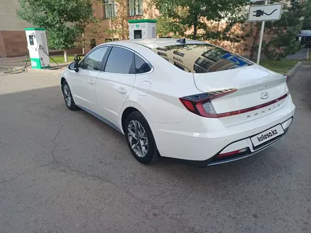 Hyundai Sonata 2023 года за 10 400 000 тг. в Астана – фото 3