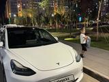 Tesla Model 3 2023 года за 11 000 000 тг. в Астана – фото 2