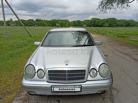 Mercedes-Benz E 230 1995 года за 2 000 000 тг. в Алматы
