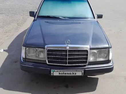 Mercedes-Benz E 260 1989 года за 1 800 000 тг. в Темиртау