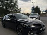 Toyota Camry 2022 года за 14 200 000 тг. в Семей – фото 4