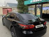 Toyota Camry 2022 года за 14 200 000 тг. в Семей – фото 3