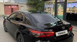 Toyota Camry 2022 года за 14 200 000 тг. в Семей – фото 3