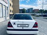 Mercedes-Benz C 180 1994 года за 1 300 000 тг. в Караганда – фото 2
