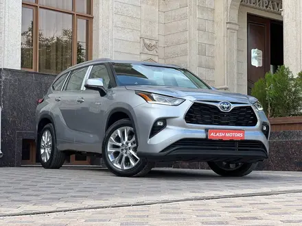 Toyota Highlander 2023 года за 32 790 000 тг. в Алматы