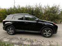 Toyota RAV4 2018 года за 10 700 000 тг. в Алматы