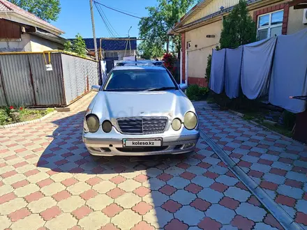 Mercedes-Benz E 320 2002 года за 2 500 000 тг. в Алматы – фото 2