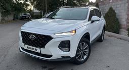 Hyundai Santa Fe 2018 годаfor13 600 000 тг. в Алматы