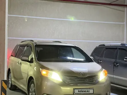 Toyota Sienna 2012 года за 14 200 000 тг. в Актау – фото 4