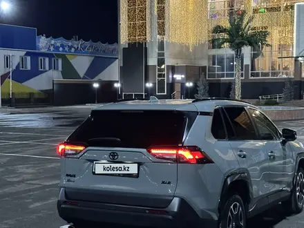 Toyota RAV4 2021 года за 18 500 000 тг. в Актобе – фото 18