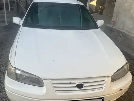 Toyota Camry 1998 года за 2 800 000 тг. в Отеген-Батыр – фото 2