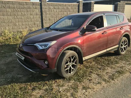 Toyota RAV4 2018 года за 11 000 000 тг. в Актобе – фото 5