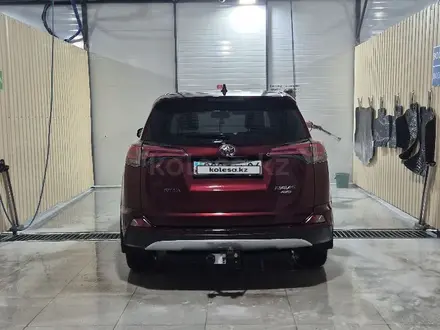 Toyota RAV4 2018 года за 11 000 000 тг. в Актобе – фото 7