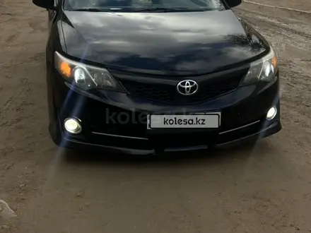 Toyota Camry 2013 года за 8 150 000 тг. в Жанаозен – фото 2