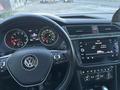 Volkswagen Tiguan 2019 года за 11 650 000 тг. в Атырау – фото 2