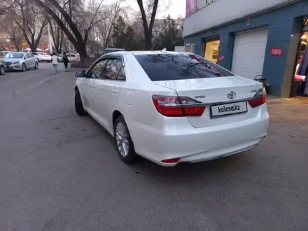 Toyota Camry 2017 года за 11 000 000 тг. в Алматы – фото 2