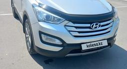 Hyundai Santa Fe 2014 годаүшін9 200 000 тг. в Алматы