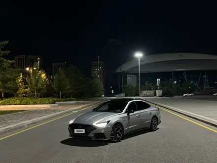 Hyundai Sonata 2023 года за 13 200 000 тг. в Астана