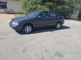 Nissan Sunny, 1995