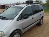 Volkswagen Sharan 2001 годаүшін2 500 000 тг. в Актобе