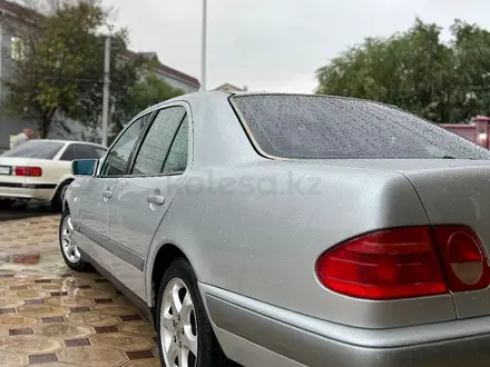 Mercedes-Benz E 200 1997 года за 3 670 000 тг. в Кызылорда – фото 21