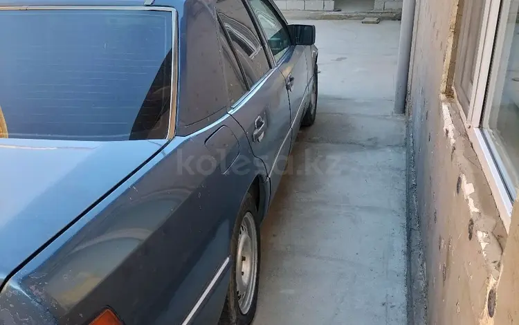 Mercedes-Benz E 230 1989 годаfor950 000 тг. в Сарыкемер