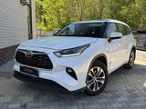 Toyota Highlander 2022 годаүшін25 990 000 тг. в Актобе – фото 2