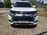 Mitsubishi Outlander 2022 годаүшін13 200 000 тг. в Алматы