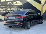 Hyundai Elantra 2017 годаfor7 400 000 тг. в Атырау – фото 5