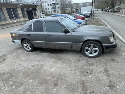 Mercedes-Benz E 280 1992 года за 1 350 000 тг. в Караганда – фото 3