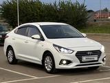Hyundai Accent 2018 года за 6 150 000 тг. в Актобе – фото 2
