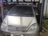 Mercedes-Benz A 190 2000 годаүшін1 200 000 тг. в Каскелен