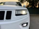 Jeep Grand Cherokee 2013 года за 13 850 000 тг. в Алматы – фото 2