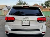 Jeep Grand Cherokee 2013 года за 13 850 000 тг. в Алматы – фото 4