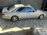 Mercedes-Benz E 320 2001 года за 7 500 000 тг. в Алматы