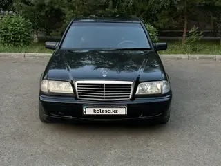 Mercedes-Benz C 240